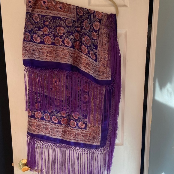 Purple Floral Fringe Shawl - Picture 8 of 8